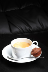 tasse à café et petit gateau
