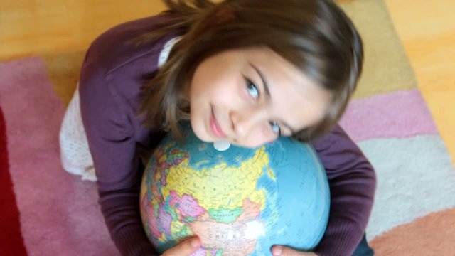 un c&acirc;lin avec la plan&egrave;te