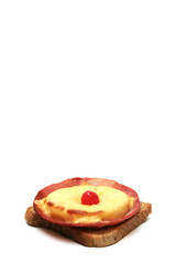 Hawaiitoast mit Cocktailkirsche