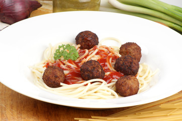 spaghetti with tomato sauce and meatballs