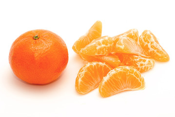des gousses et une mandarine