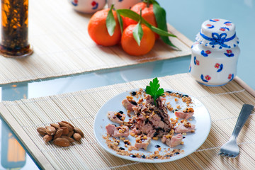 Tuna and Almonds with Vinegar Glaze