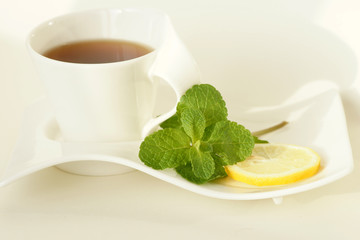 Tea with lemon and mint