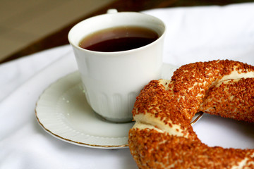 simit ve çay / bagel and tea