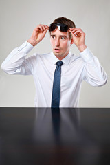 Mann mit Sonnebrille