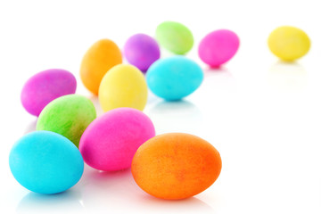 Fototapeta na wymiar Kolorowe jaja wielkanocne