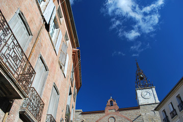 Ciel bleu près de la Cathédrale Saint Jean
