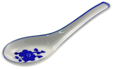cuiller porcelaine chinoise fond blanc
