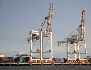 Fototapeta na wymiar loading ships Brisbane Australia