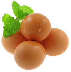 oeufs menthe fond blanc