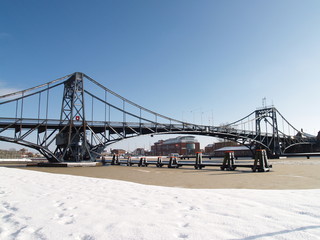 Fototapeta na wymiar Most Cesarza Wilhelma w zimie