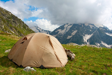 Obraz premium Tents in mountain