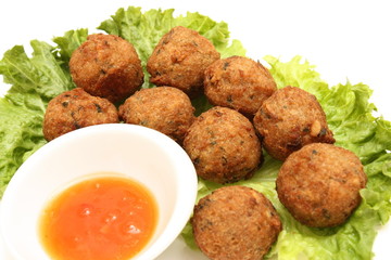 Entrée : Accras de morue avec sauce