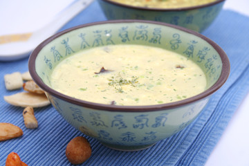 Asiatische Suppe