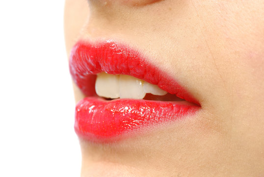 bouche et l&egrave;vres rouge