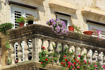 Fototapeta na wymiar Split Balkon - Split balcony 04