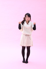 日本人女性のポーズ