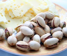 Pistazien und Käse