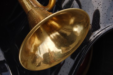 Horn on an old car