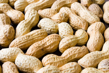 Erdnüsse