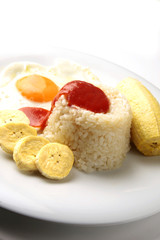 arroz a la cubana arroz con banana y huevo frito