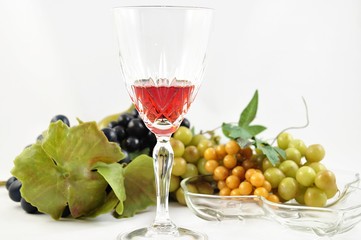 red wine and fruits