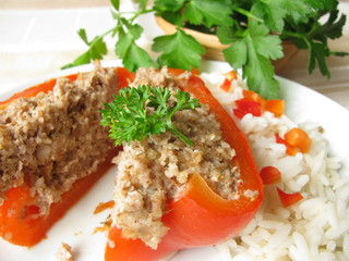 Gefüllte Paprikaschote mit Reis