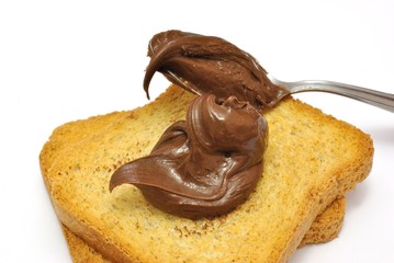 Fetta biscottata con crema al cioccolato