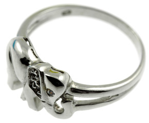 bague éléphant argent fond blanc