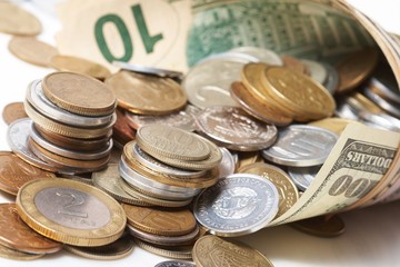 horn from dollar denominations with fine coins
