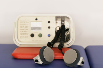 Defibrillator - obrazy, fototapety, plakaty