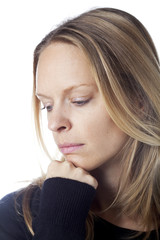 jeune femme solitude tritesse