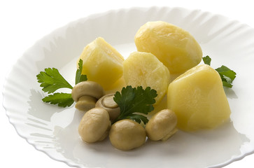 Boiled potato with mushrooms