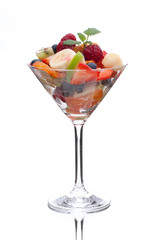 Ein Cocktail aus Obst