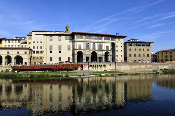 Fototapeta na wymiar Arno river, Florence, Italy