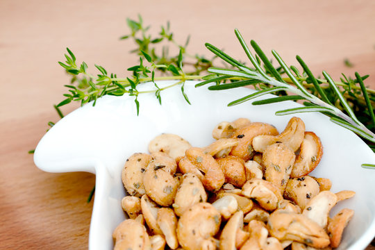 Noix de cajou aux fines herbes