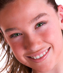 magnifique jeune fille aux yeux verts