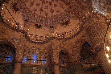 Fototapeta na wymiar İnterior of Blue Mosque, istanbul