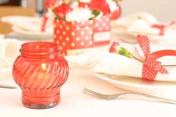 tableware in red and white colors