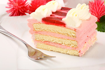 Himbeertorte mit Sahne