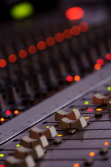 Tonstudio Mischpult Technik Nahaufnahme