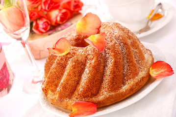 ring cake in romantic style