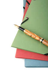 porte-documents et stylo plume