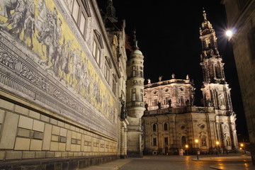 Fototapeta na wymiar Dresdesn at night