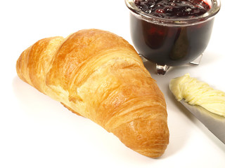 Croissant mit Marmelade