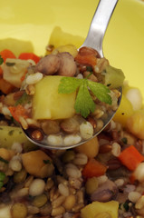 Zuppa di cereali e legumi - Cucina vegetariana