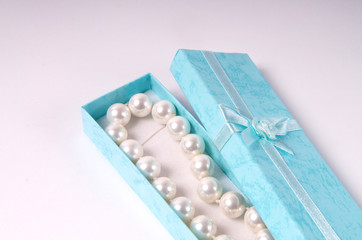 Open Gift box Pearl
