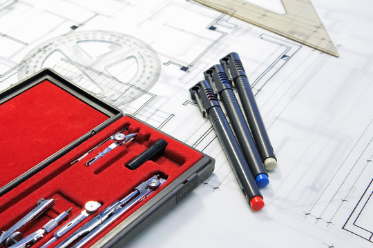 strumenti per disegno tecnico