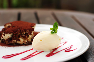 ティラミスとアイスクリーム