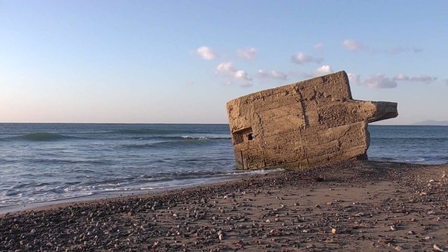 BUNKER EN LA PLAYA